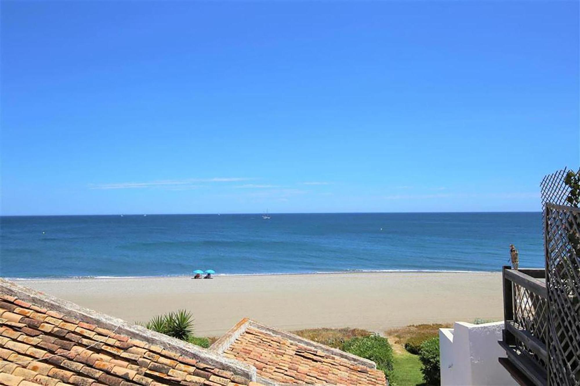 Beachhouse Galore Estepona Dış mekan fotoğraf